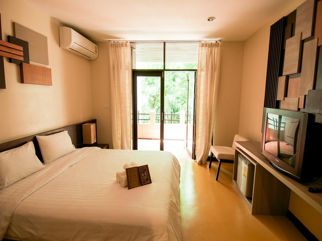 Baan Chumphon Pathio Exterior foto
