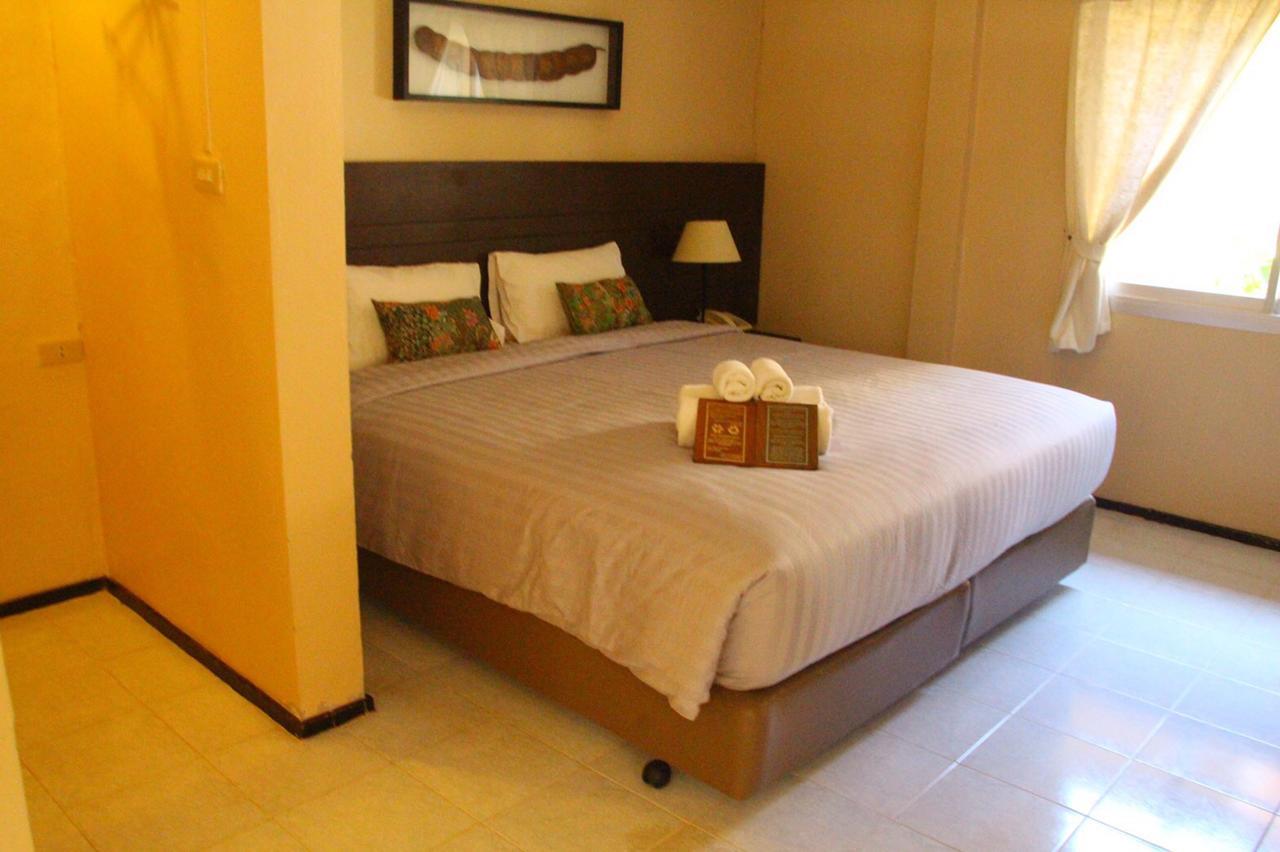 Baan Chumphon Pathio Exterior foto